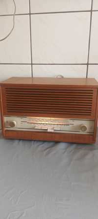 Radio Grundig pe lămpi