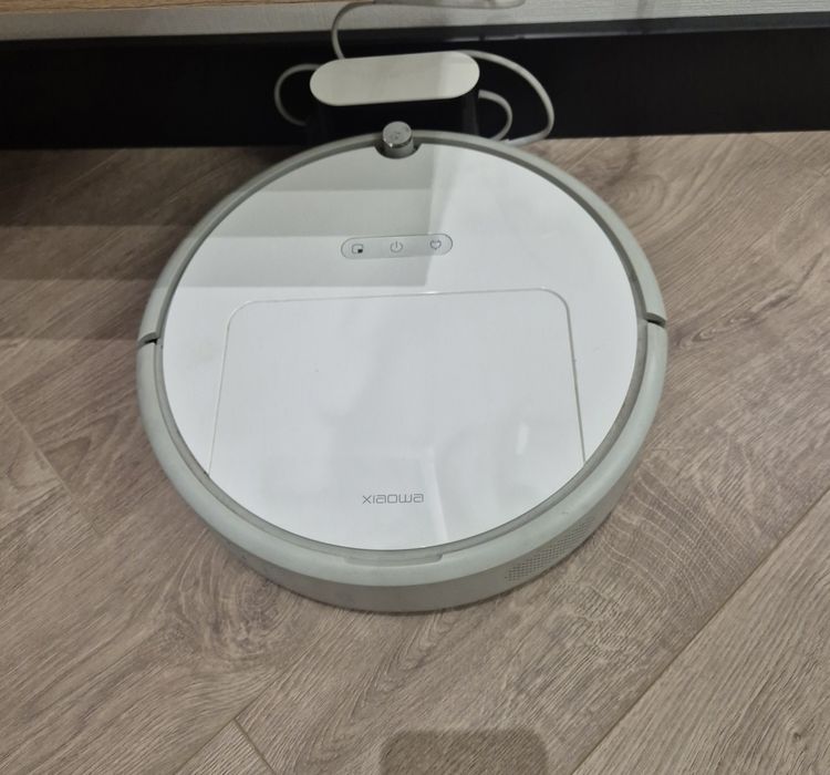 Робот пылесос Xiaomi Е- 20 бу