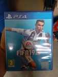 Vând FIFA 19 ps4