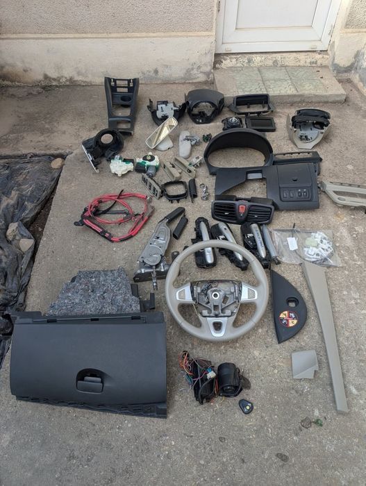 Dezmembrez renault 4 seat ibiza , citroen c ellyse alb