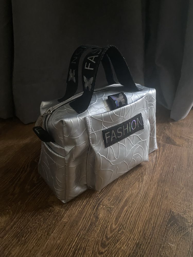 Дамска раничка сребро