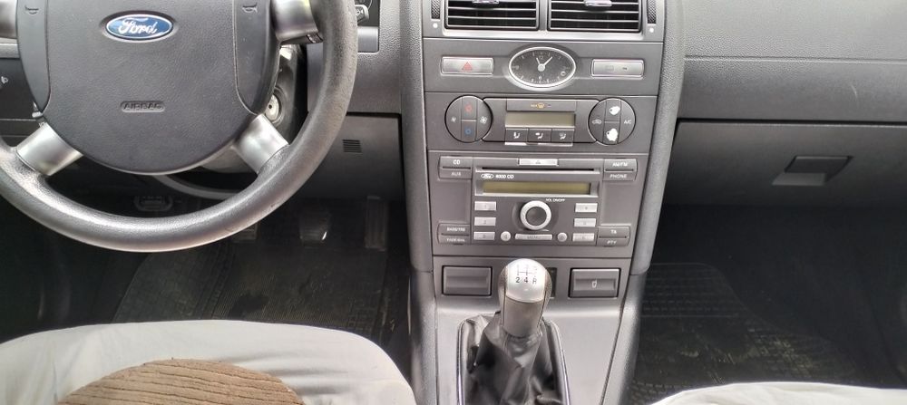 Vând Ford Mondeo