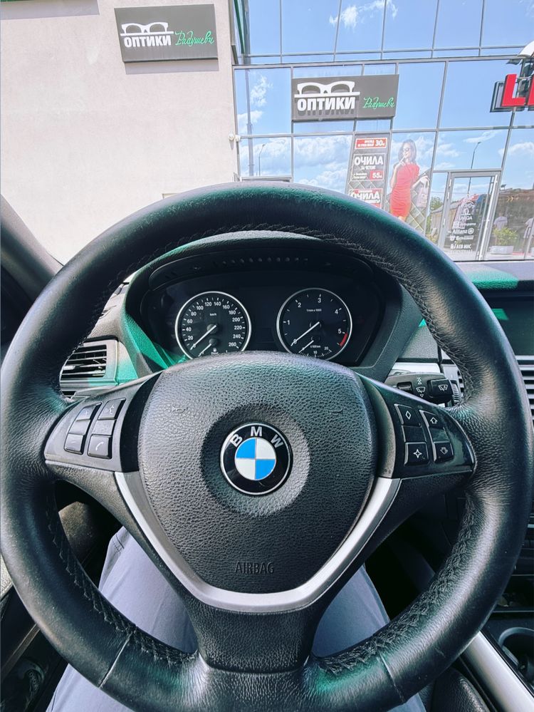 Джип BMW X5 3.0 SD Aero M