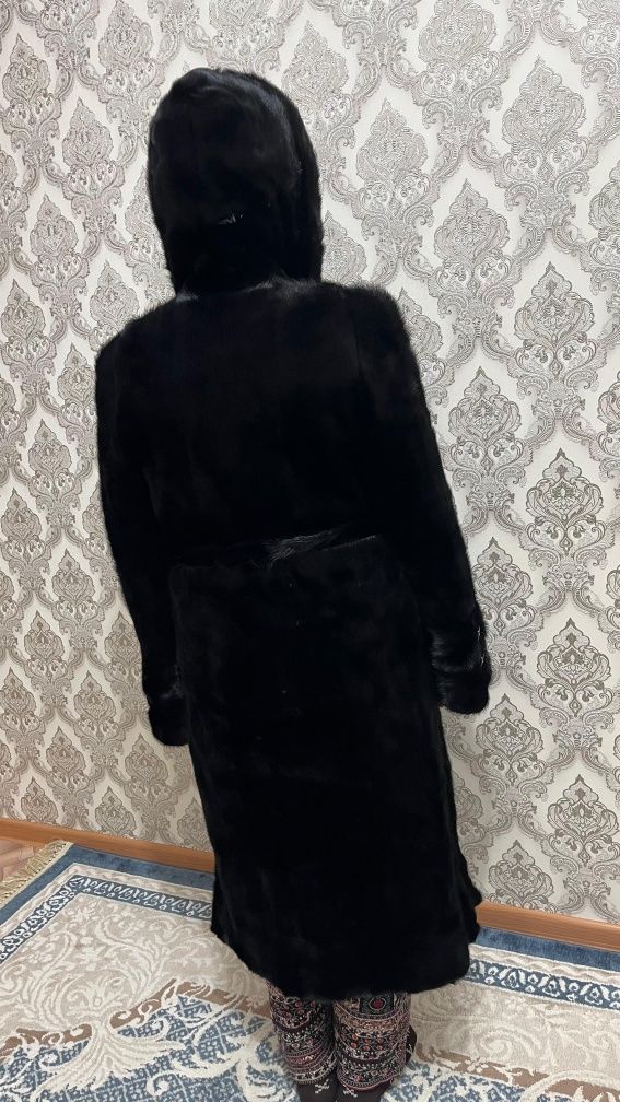 Продам норковую шубу