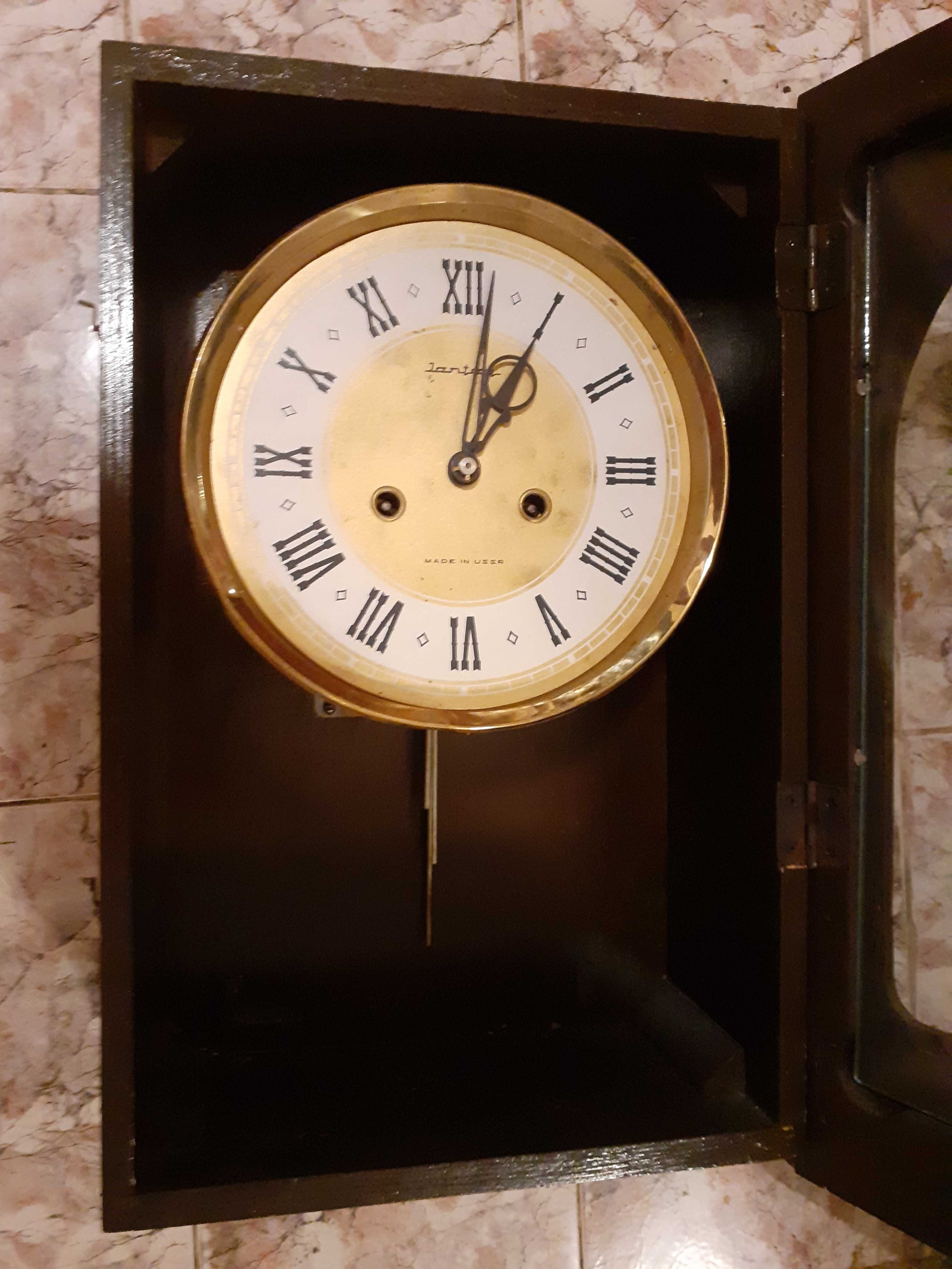Lot 3 pendule de perete Iantar - URSS