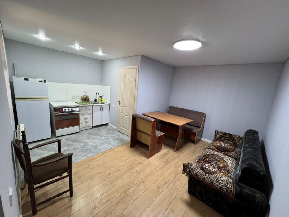 Сдаю в частном секторе двухкомнатную квартиру