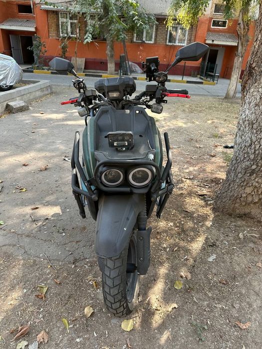 Skuter Tank pro max sotiladi