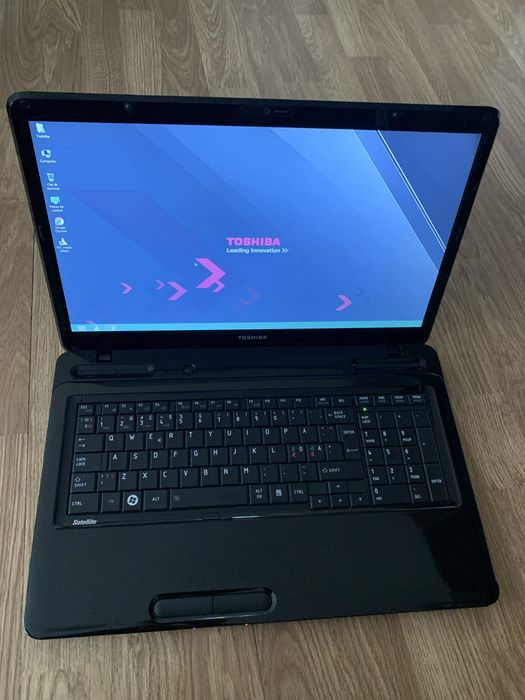 Laptop Toshiba display mare 17,3 inch,500gb m,4gb ram.Cititi anuntul.