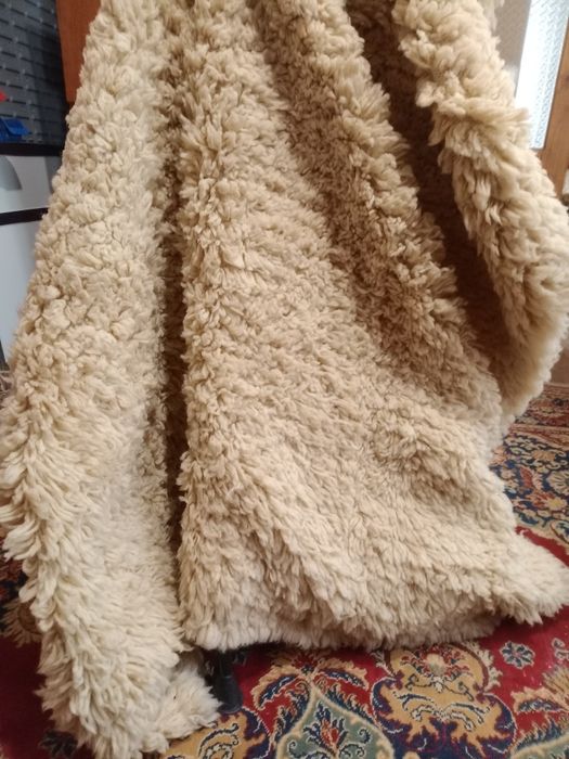 Продавам чисто нови вълнени китеници