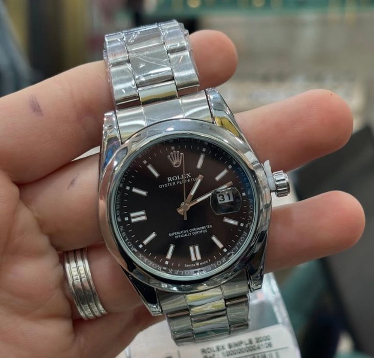 Новые мужские часы в каробке - все новые