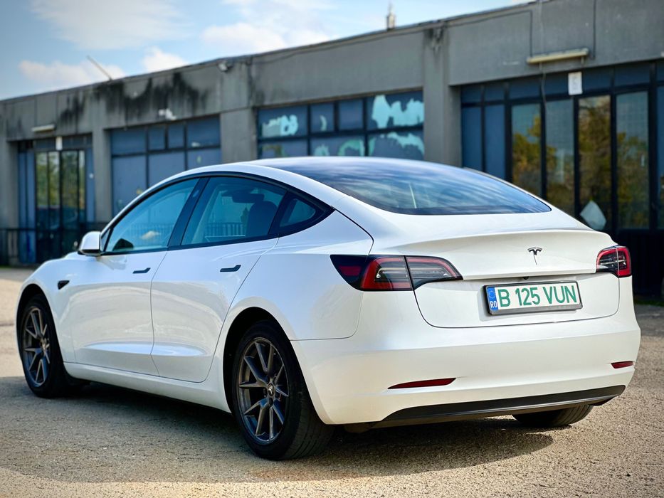 Tesla model 3 2023 Standard Range Plus