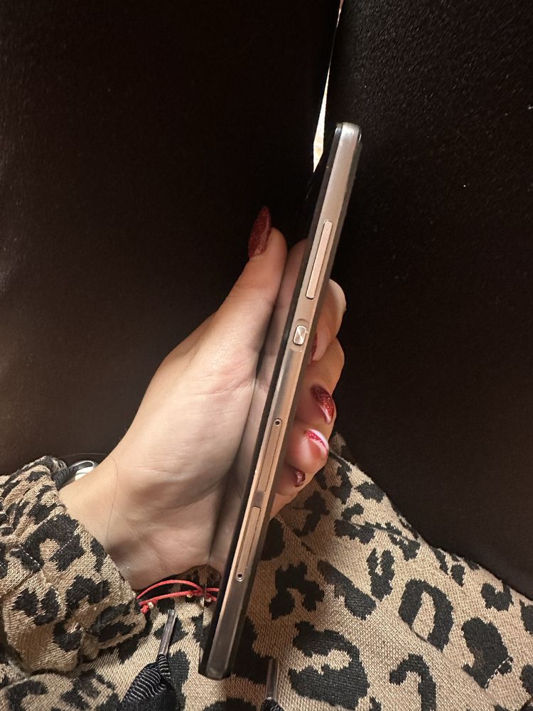 Телефон Huawei P8 Lite