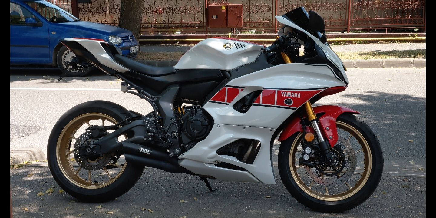 Yamaha YZF - R7 A2