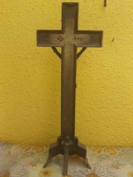 Cruce din bronz    .