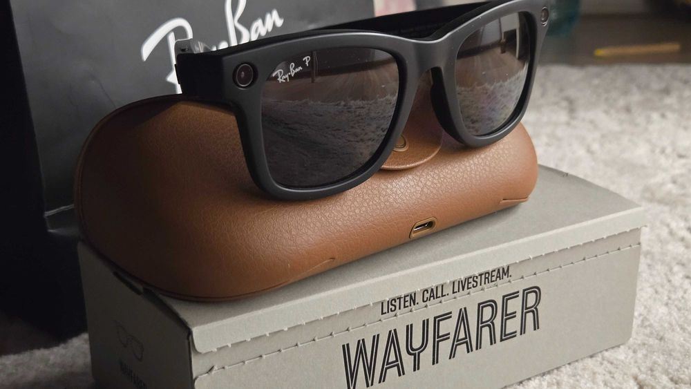 Ray-Ban Meta Wayfarer RW4006 Matte Black Polarized Gradient Graphite