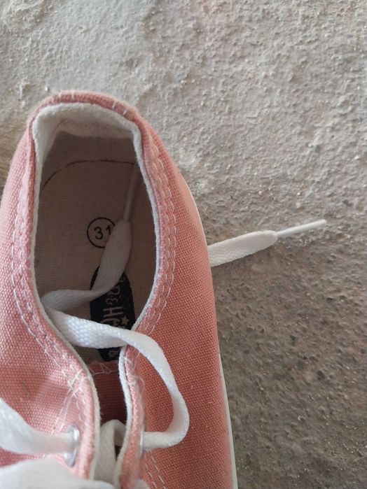 tenesi  fete marimea 31