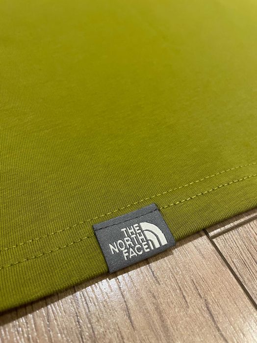 The North Face Red Box, ОРИГИНАЛНА тениска, цвят кахи , размер: L и XL