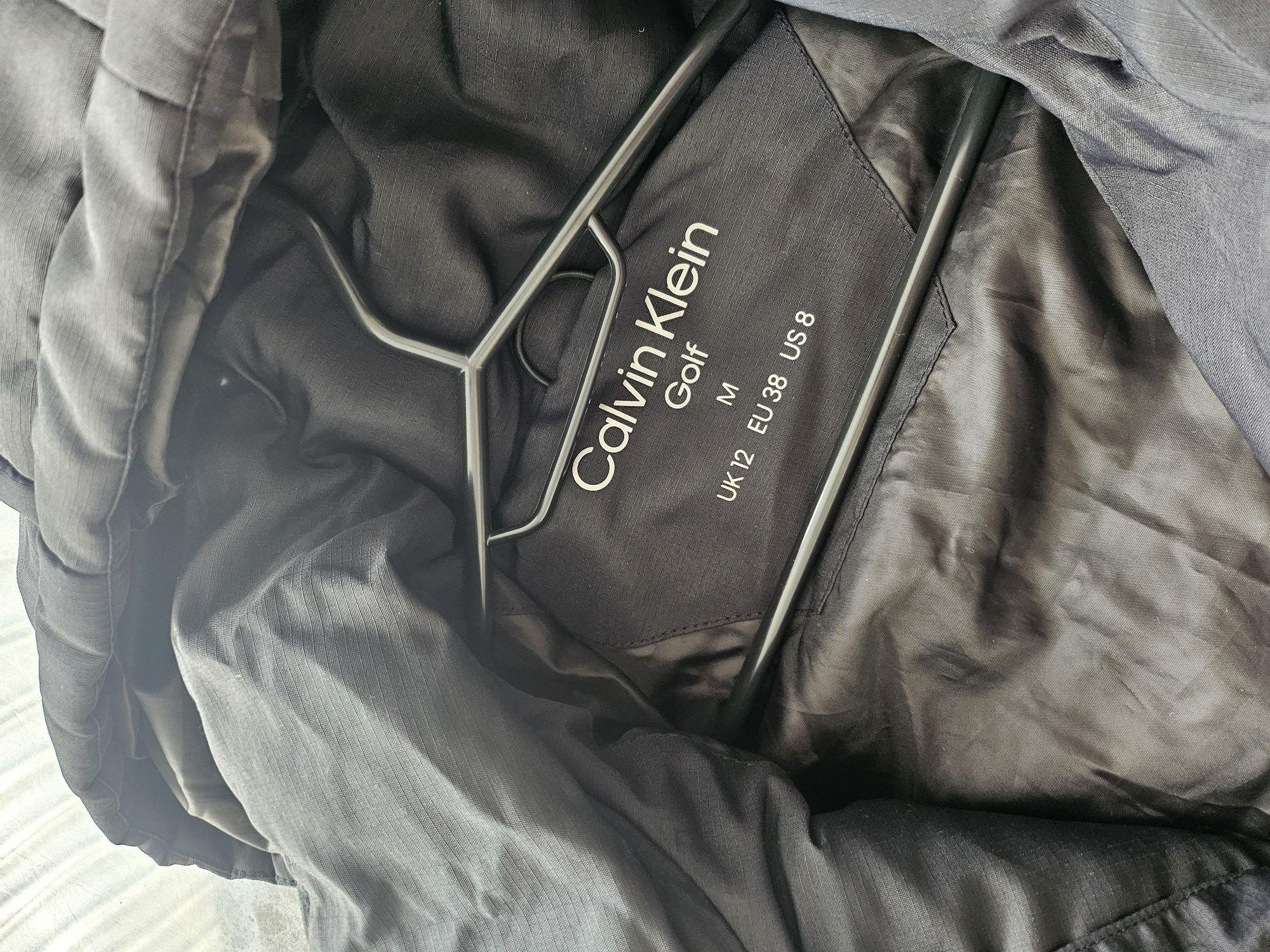Зимно яке на Calvin Klein