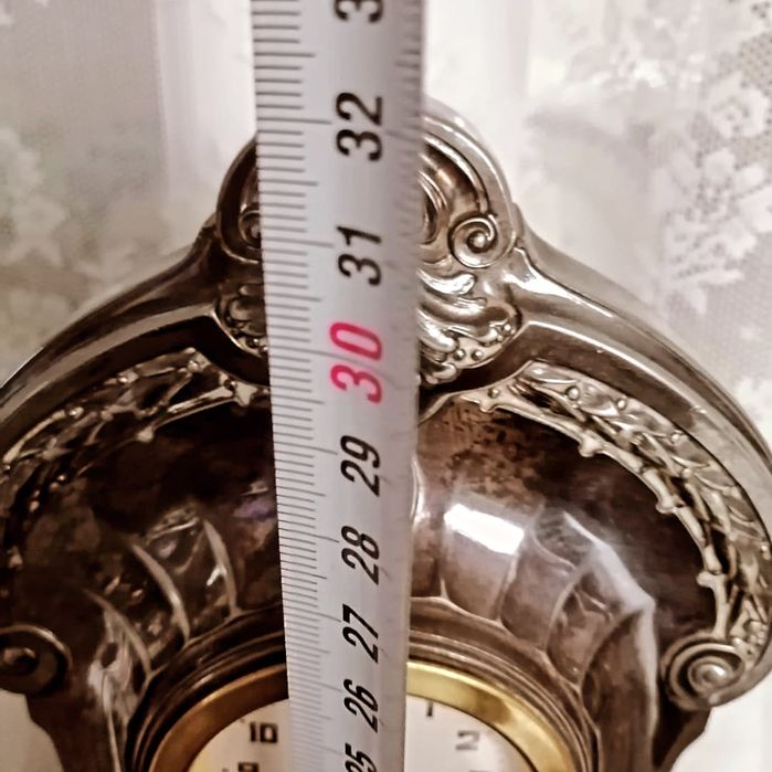 Посребрен, механичен часовник