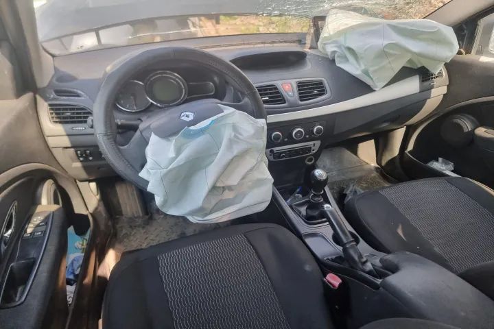 ceasuri bord caseta de directie motoras stergatoare broasca stanga dreapta fata spate Renault Megane 3 facelift  motor 1.5DCI  K9K 836 dezmembrez