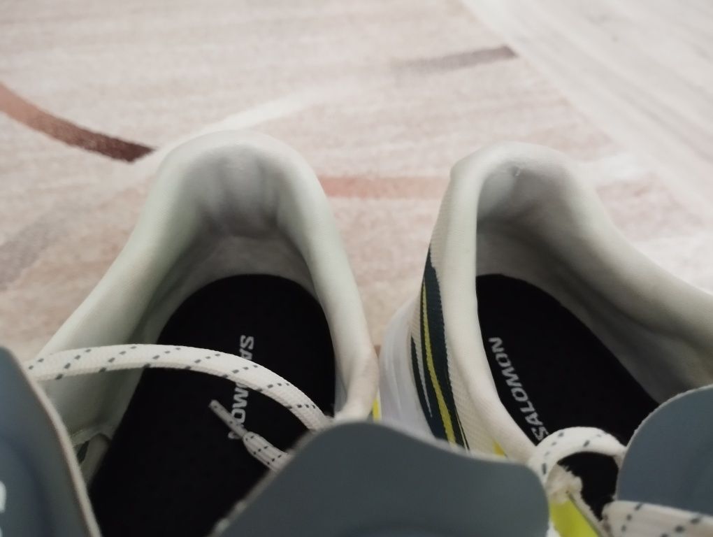 Pantofi Salomon Aero Volt alergare  marime 43 1/3
