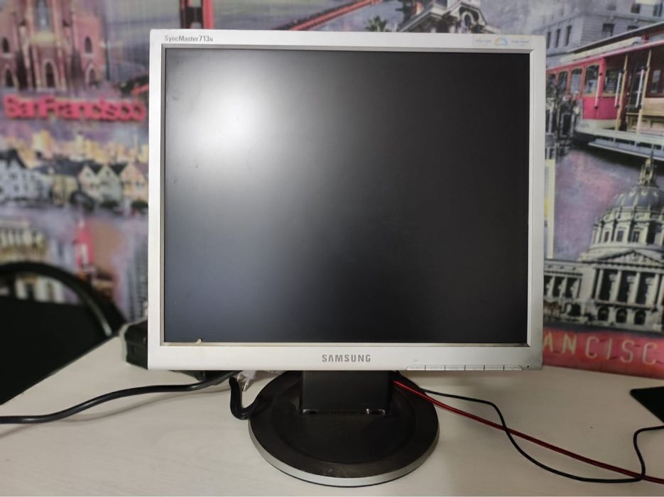 продам монитор samsung hd 1366/768