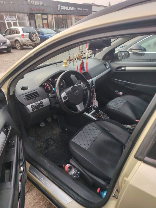 Vând Opel Astra H