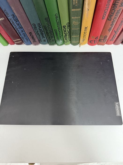 Ноутбук lenovo черный