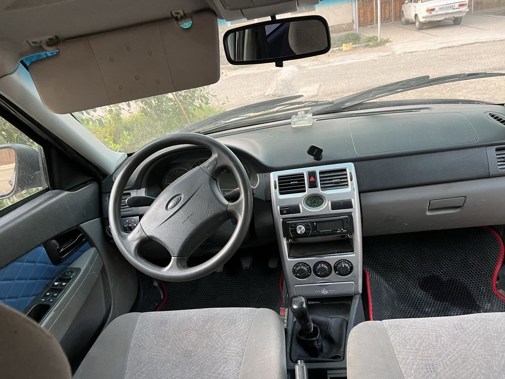 Lada priora сотилади