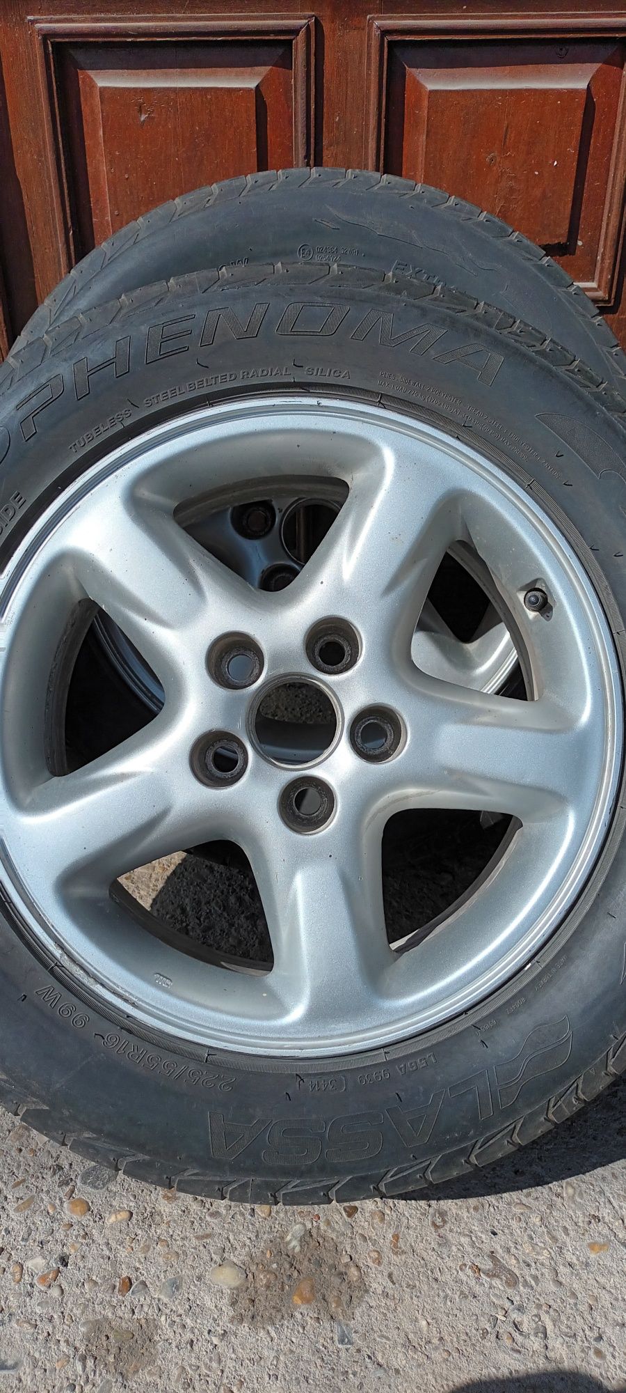 Оригинални джанти за Toyota RAV 4 с гуми Lassa Phenoma 225/55 R16