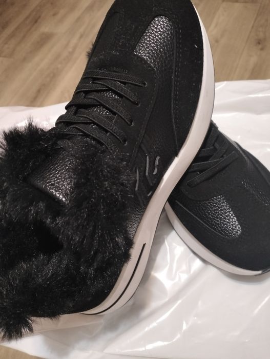 Крассовки на меху размер 38