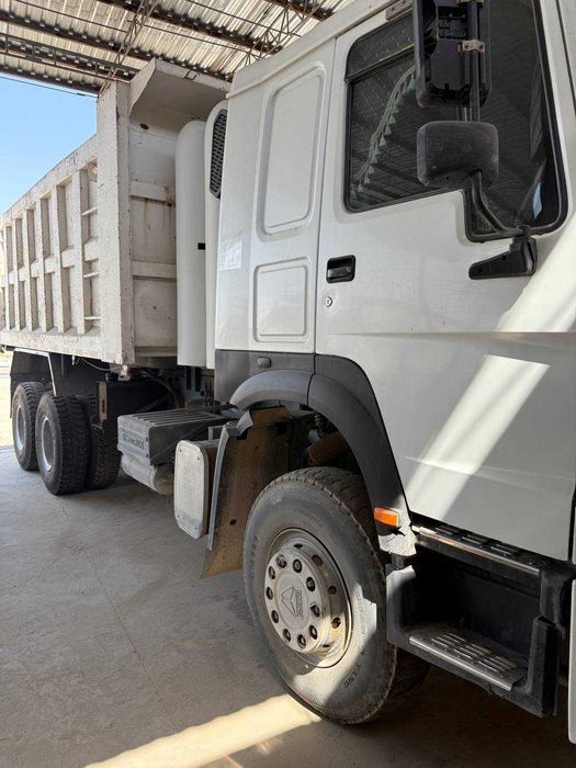 Самосвал HOWA A6 заводской метан газ