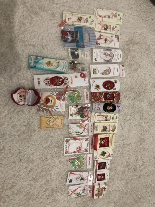 vand 33 de mărțișoare / 10 lei bucata