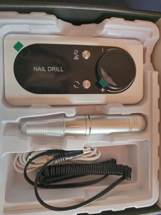 Lampa, aspirator, freza electrica,Set manichiură peste 60 piese