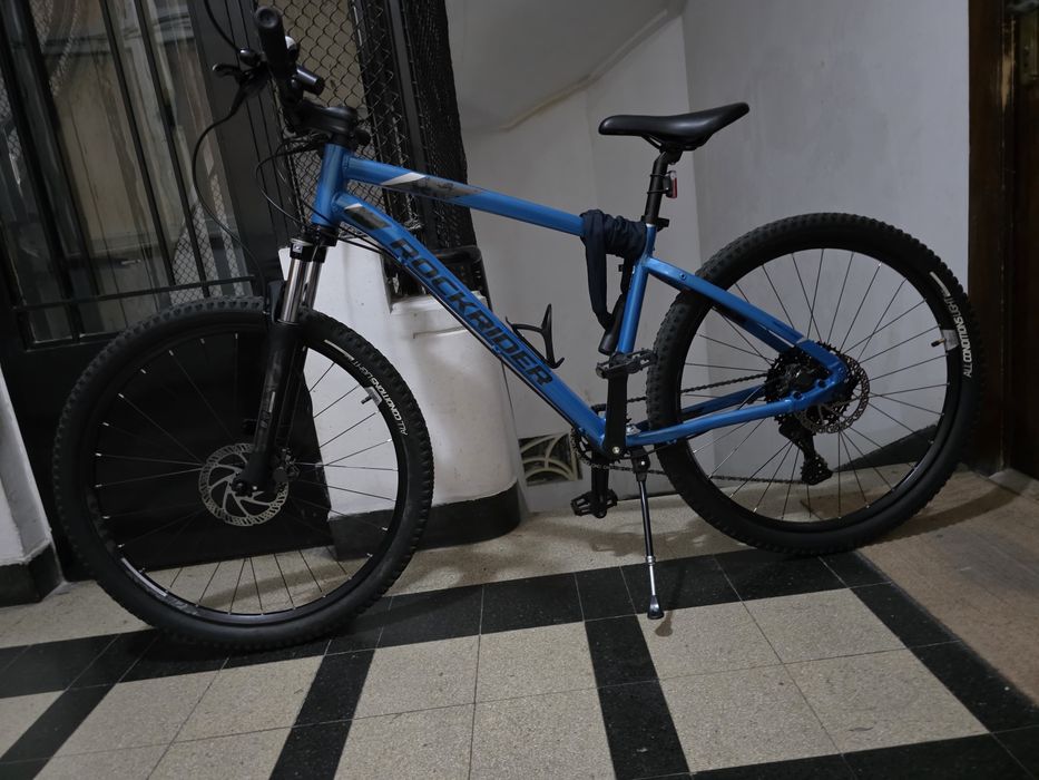 Bicicletă MTB ROCKRIDER ST540 cu toate accesoriile din poză incluse