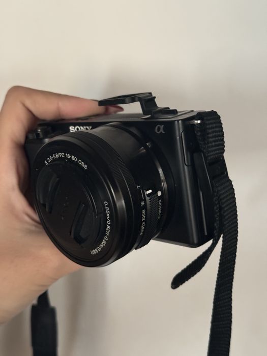 Фотокамера SONY ZV-E10