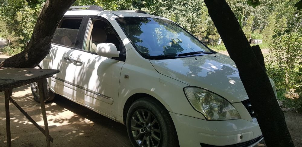 Kia Carnaval sotiladi