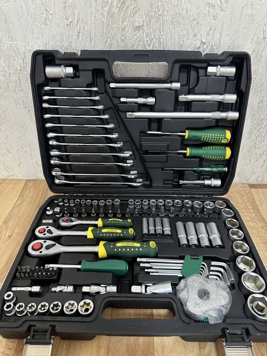 Набор инструментов FORCE 121 предмет — новый