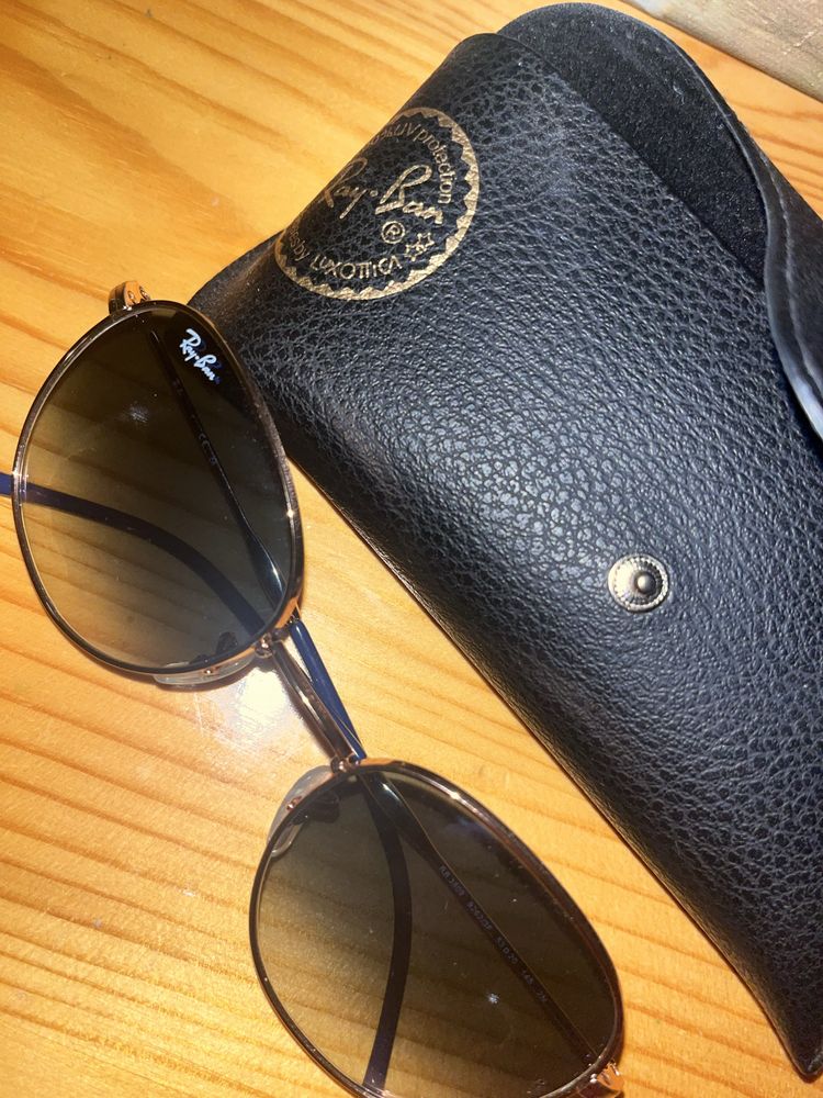 Чисто, нови, неизползвани очила Ray Ban