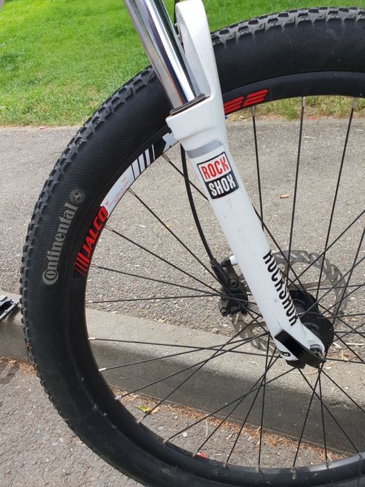 Bicileta Avalanche EliteGT- echipata Rock Shox, Deore XT, Alivio, Avid