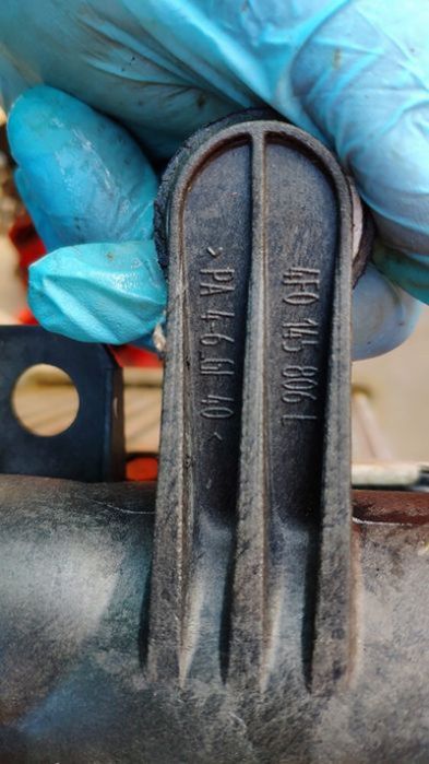 Радиатор на интеркулер Вакуум клапан на турбото Audi A6 4F C6 233кс