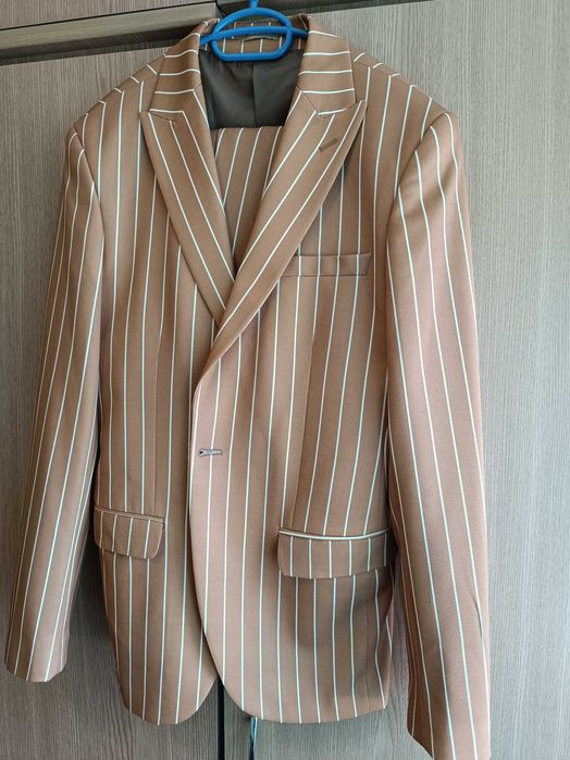 Preț simbolic: Vând costum bărbătesc 2 piese mărimea 50