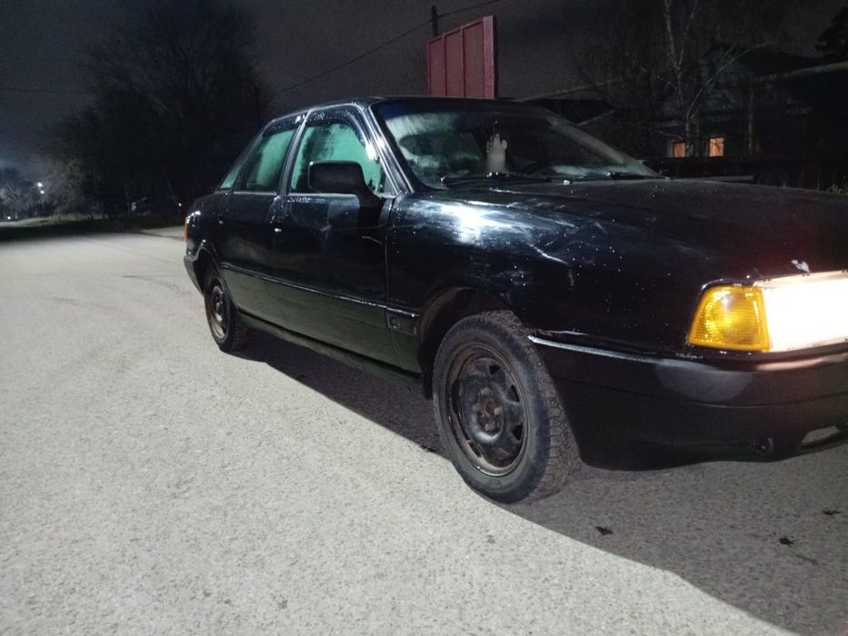 Продам Audi 80..