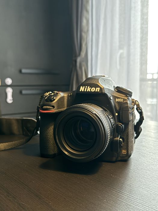 Vand / schimb DSLR Nikon D850 si obiectiv 50mm 1.4g