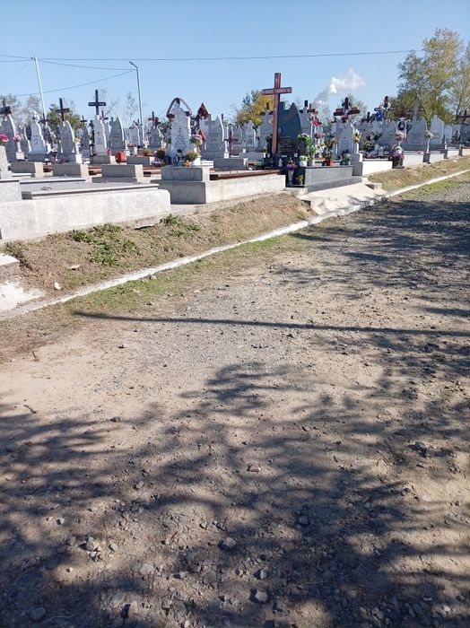 Vand loc de veci  cimitirul nord Craiova