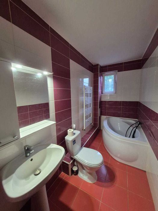 Închiriez apartament cu 2 camere, zona centrala, Brasov.