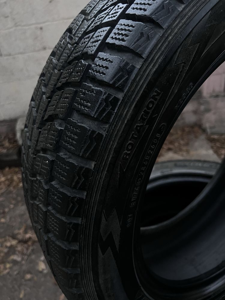 Продам шины 235/55/18 зимние