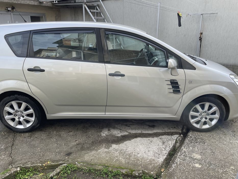 Toyota Corolla Verso 2.2d4d 136k.с.