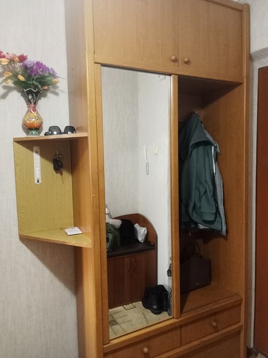 Шкаф для прихожей б/у