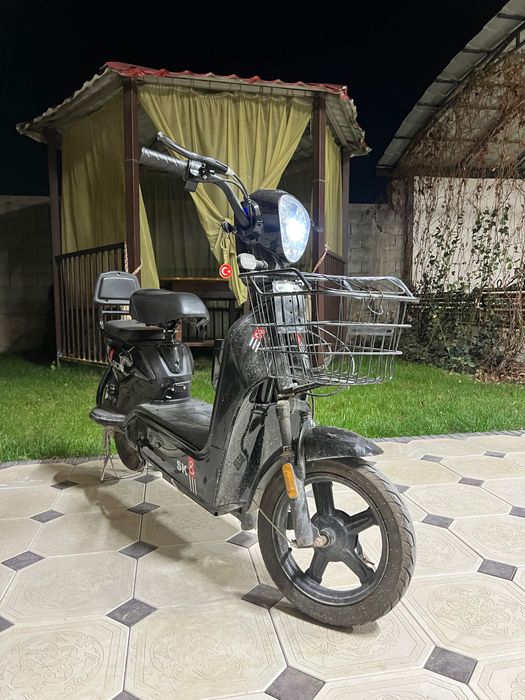 Продаю скутер в Шымкент